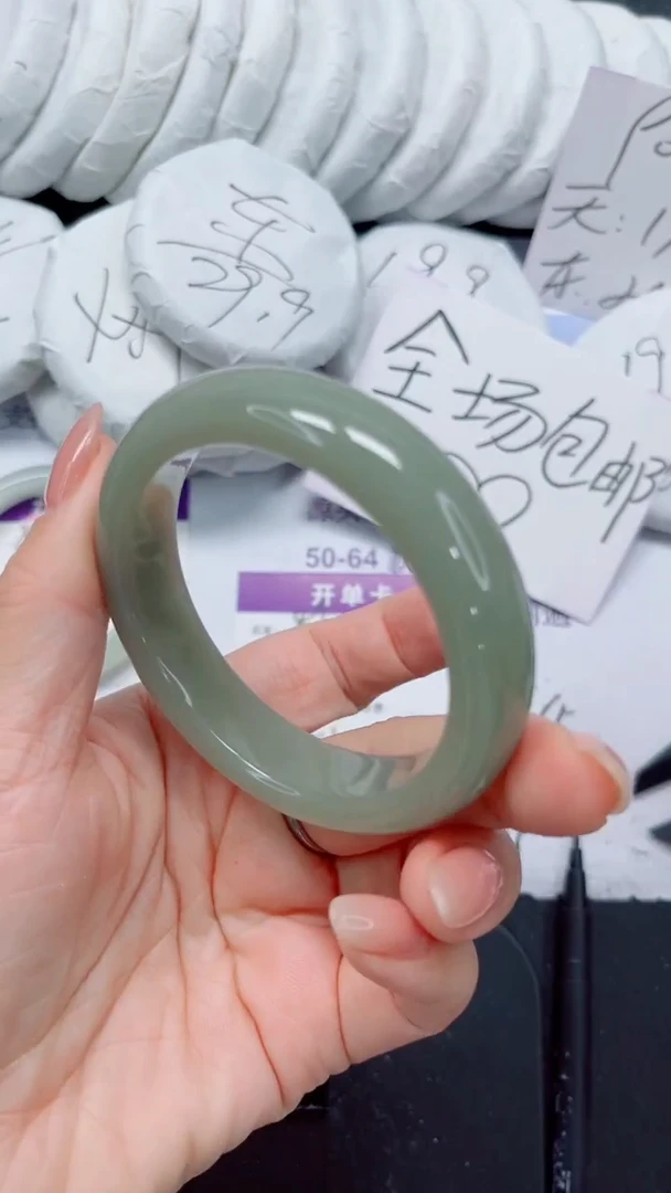 未镶嵌手镯石英质玉89-56.5