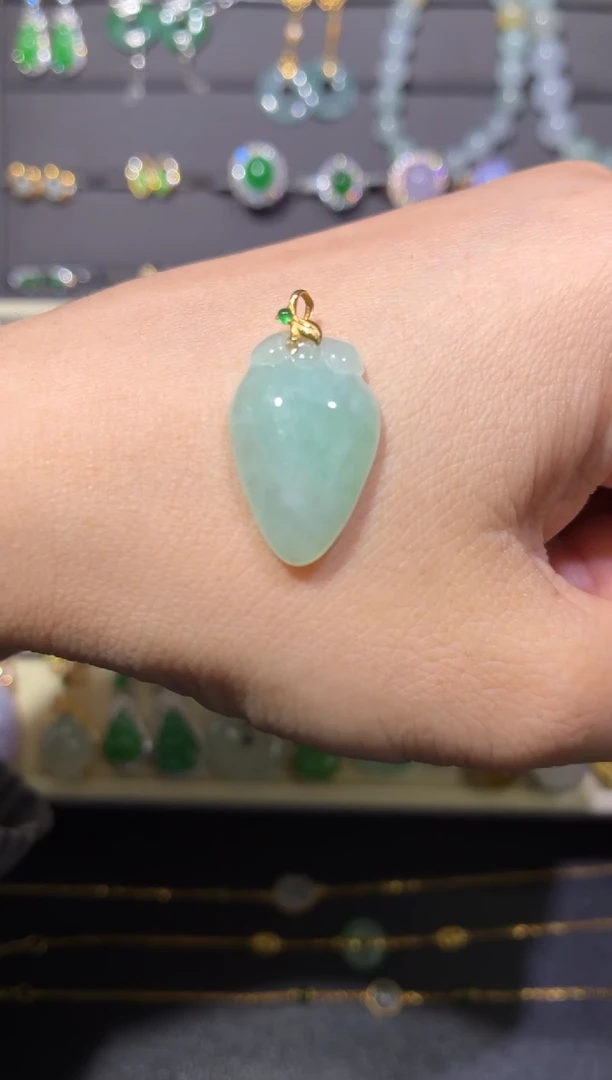 翡翠18K金镶嵌颈饰天然翡翠A货