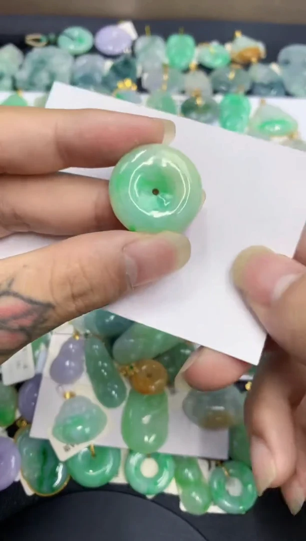 翡翠未镶嵌颈饰缅甸翡翠a货