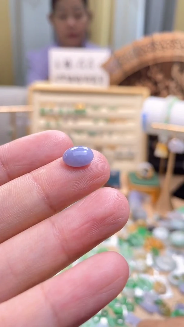 颈饰未镶嵌翡翠蛋面