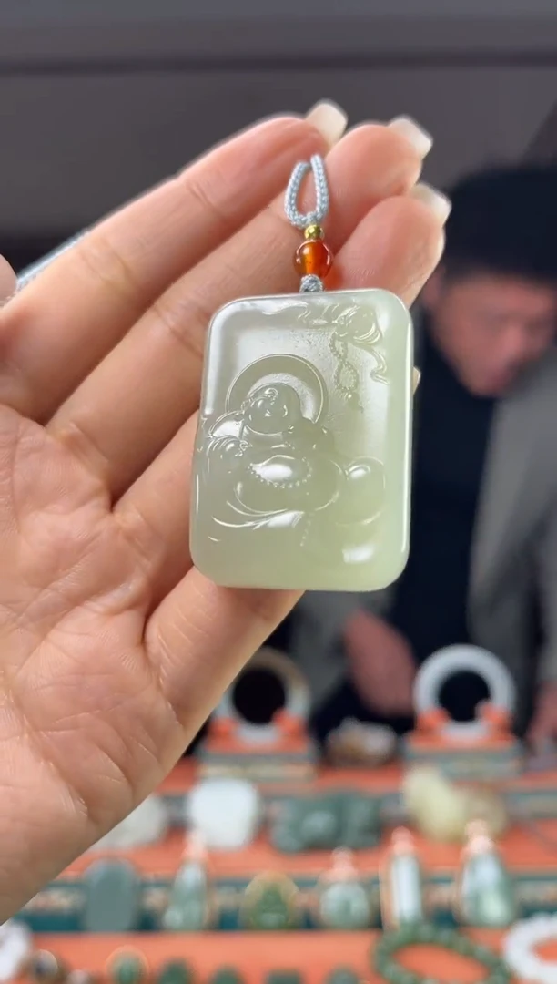 颈饰未镶嵌和田玉佩佩