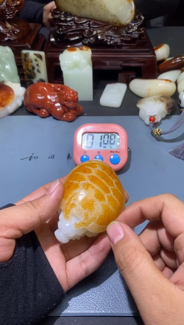 未镶嵌和田玉把件悟****.和田玉