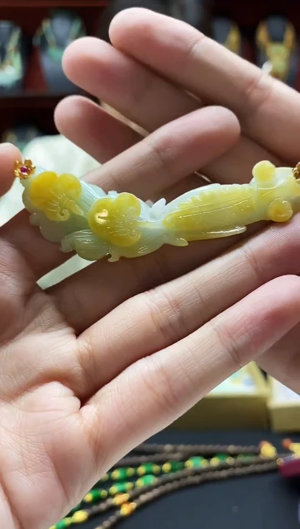 颈饰未镶嵌翡翠吊坠