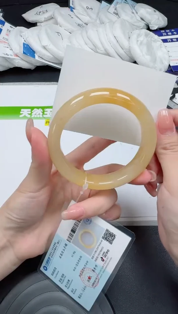 未镶嵌手镯石英质玉091-6061