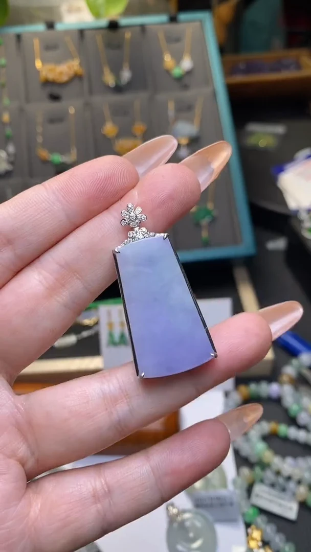 颈饰18K金镶嵌翡翠净货33932