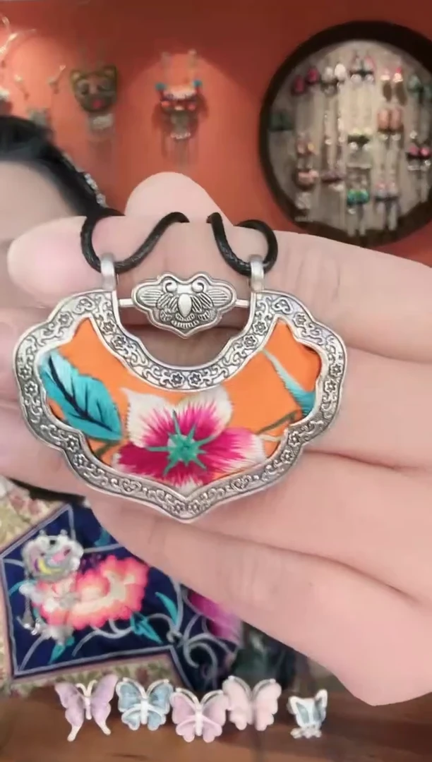 非遗手工刺绣吊坠36