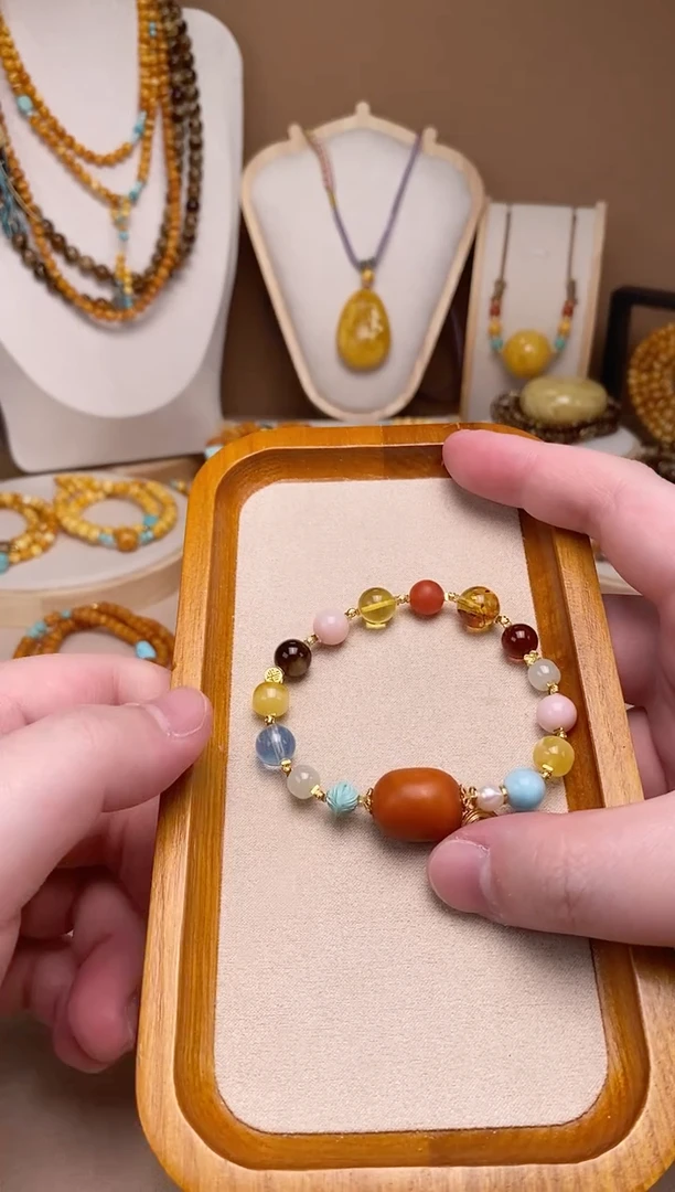 裸石琥珀18K金镶嵌多宝