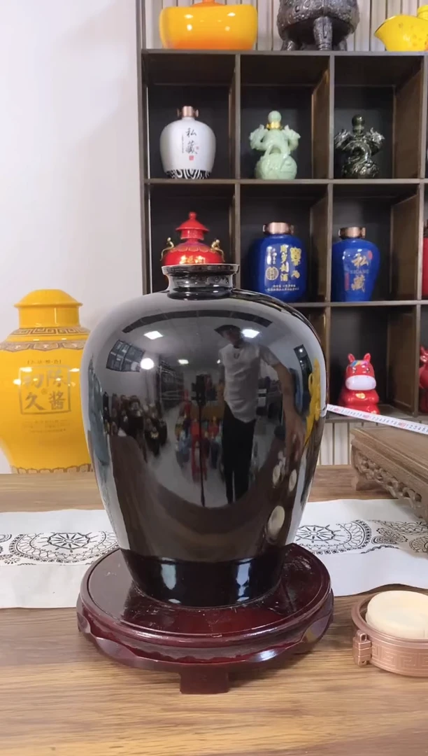 泥满堂陶瓷10斤黑色梅瓶微瑕不支持退换