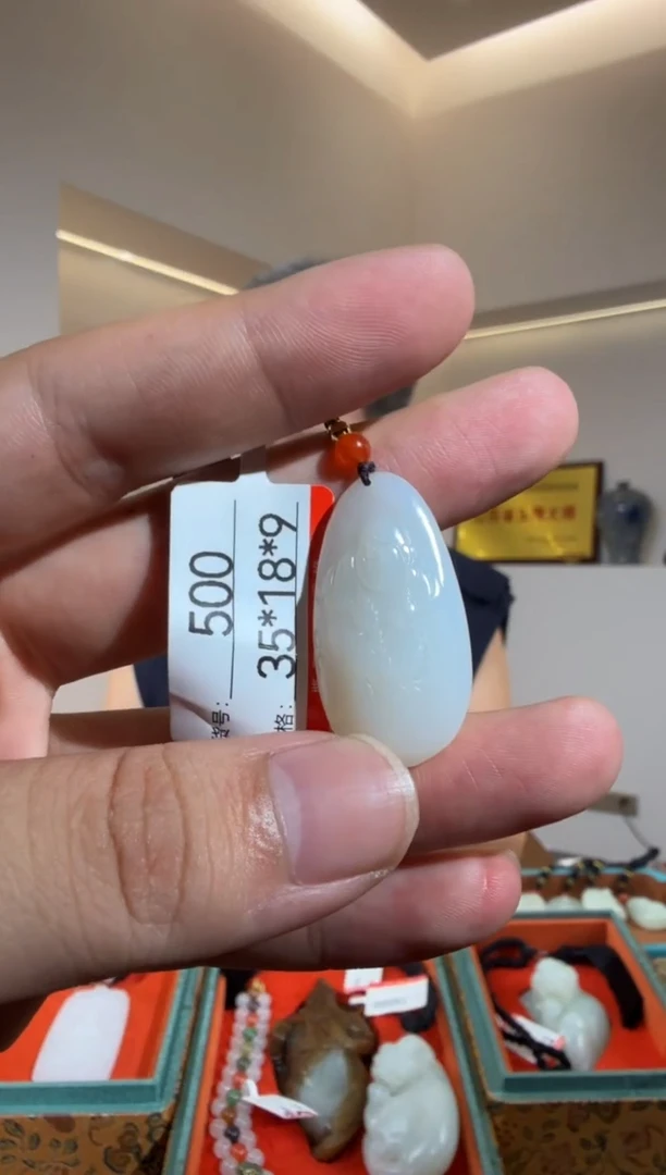 和田玉未镶嵌颈饰1