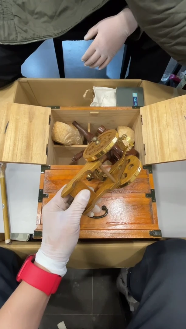 摆件?**?啊啊啊啊啊啊啊啊啊啊啊