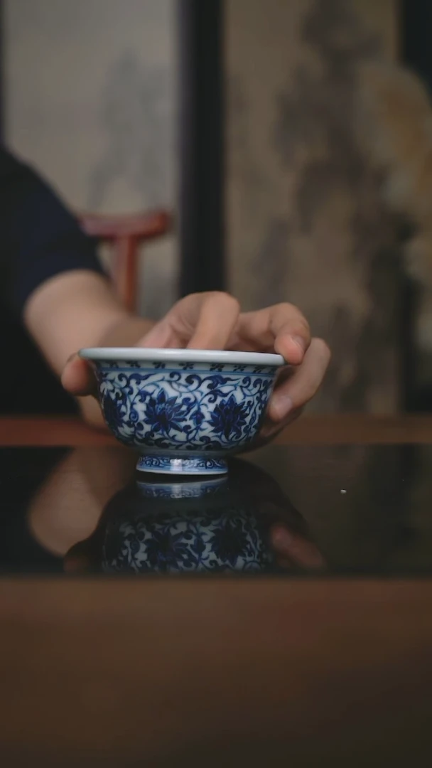 杯子元青花缠枝莲压手杯