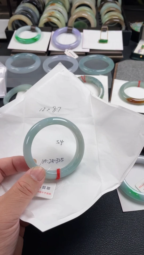 【闪购商品】翡翠手镯未镶嵌54圈口