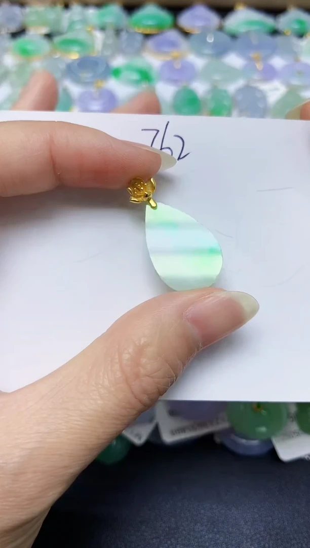 翡翠未镶嵌颈饰 天然缅甸翡翠A货