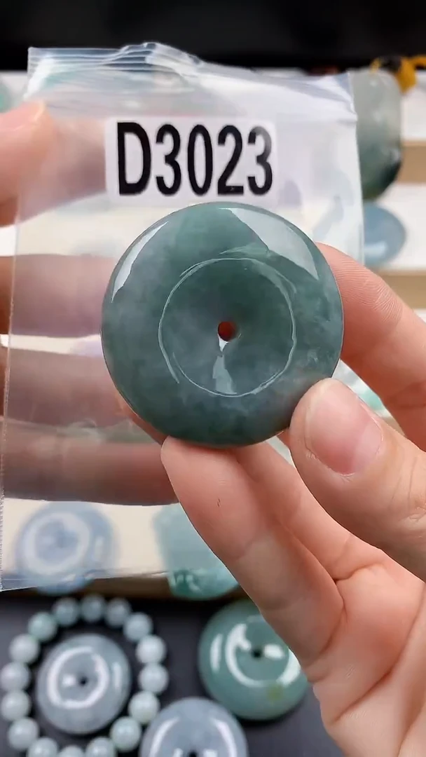 颈饰未镶嵌翡翠天然翡翠吊坠挂件