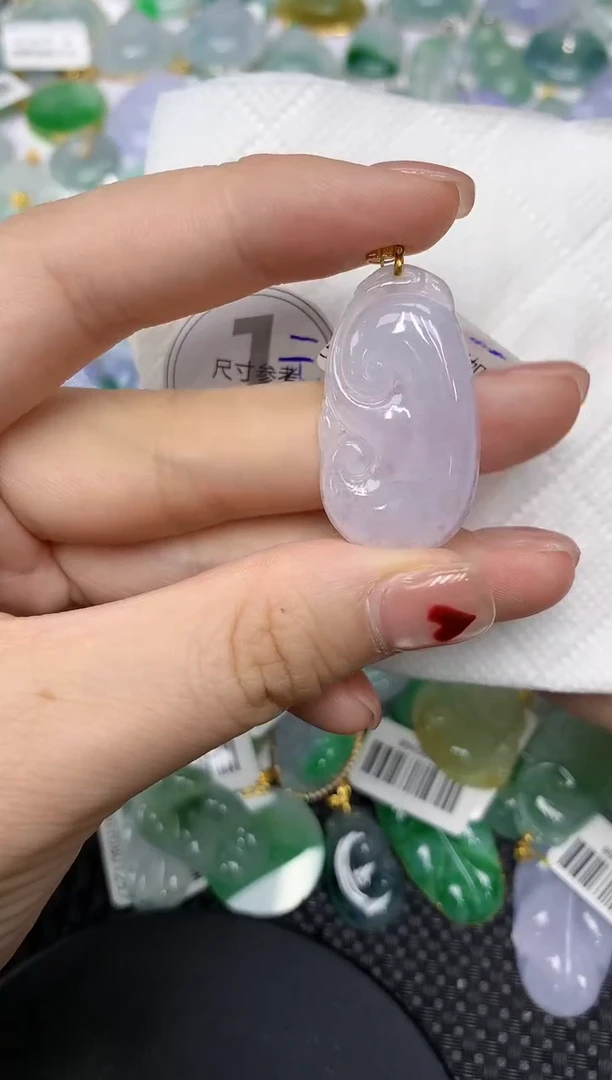 翡翠18K金镶嵌颈饰1111111111