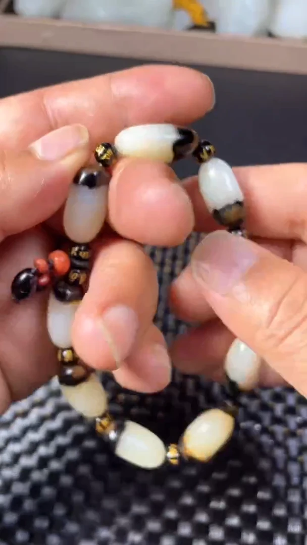 和田玉未镶嵌颈饰和田玉30