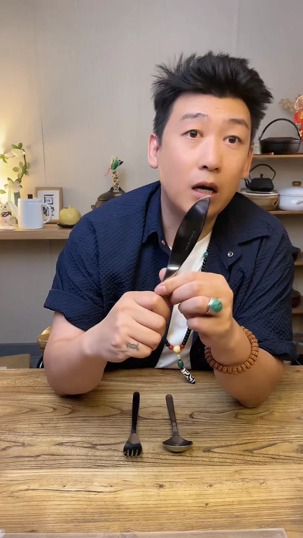 瓷片柳宗理餐刀牛排刀锯齿lzl220jccd