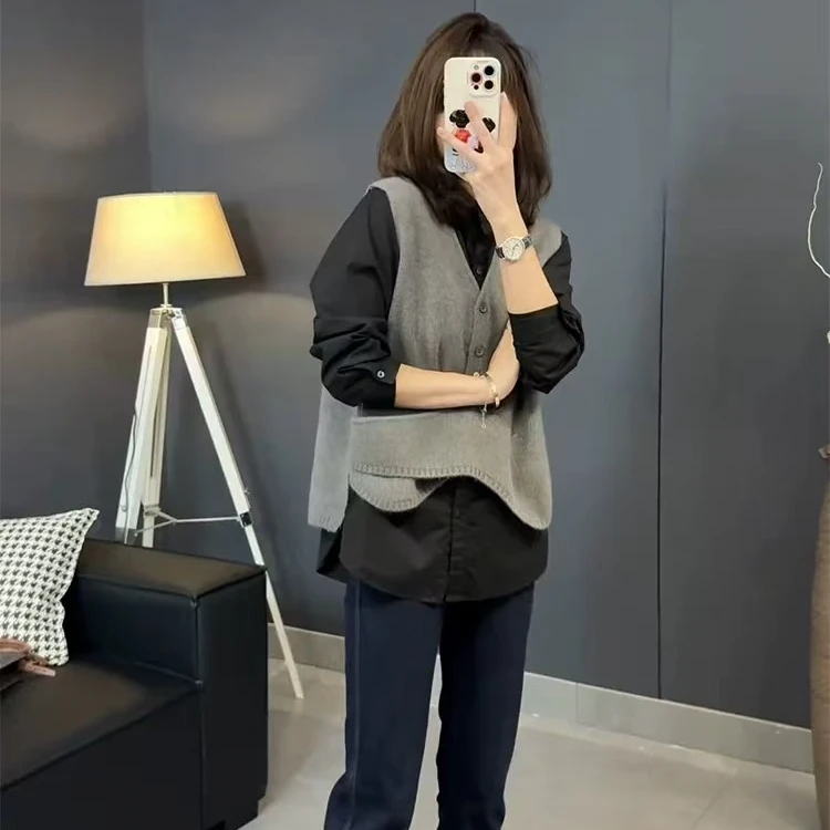 简约通勤时尚针织马甲女春秋新款洋气百搭V领开衫不规则设计感