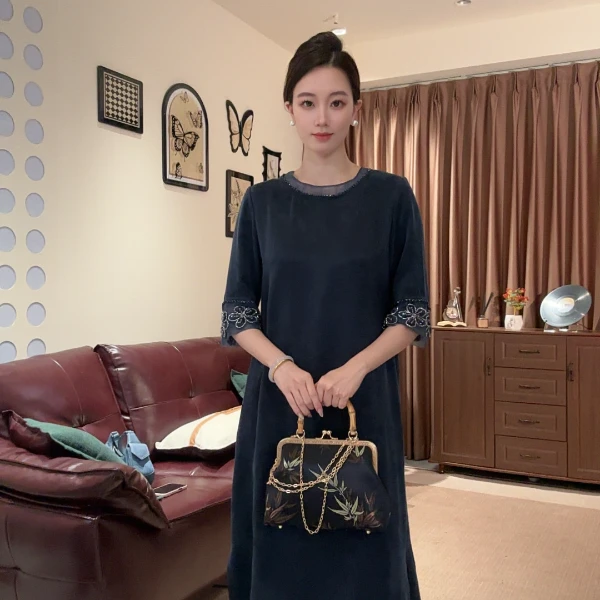 藏青色铜氨丝夏季显瘦气质中袖连衣裙