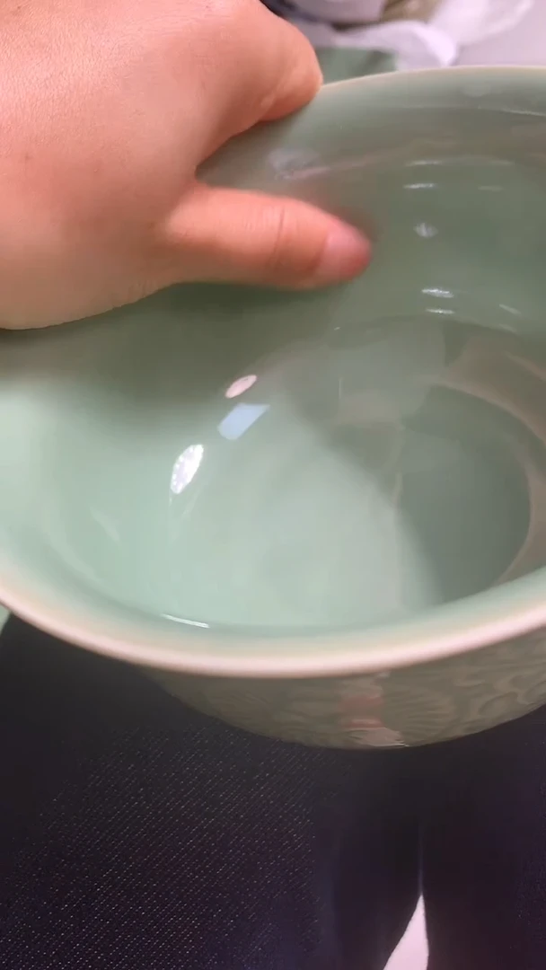 耀州窑青瓷缠枝莲纹6英寸碗1只