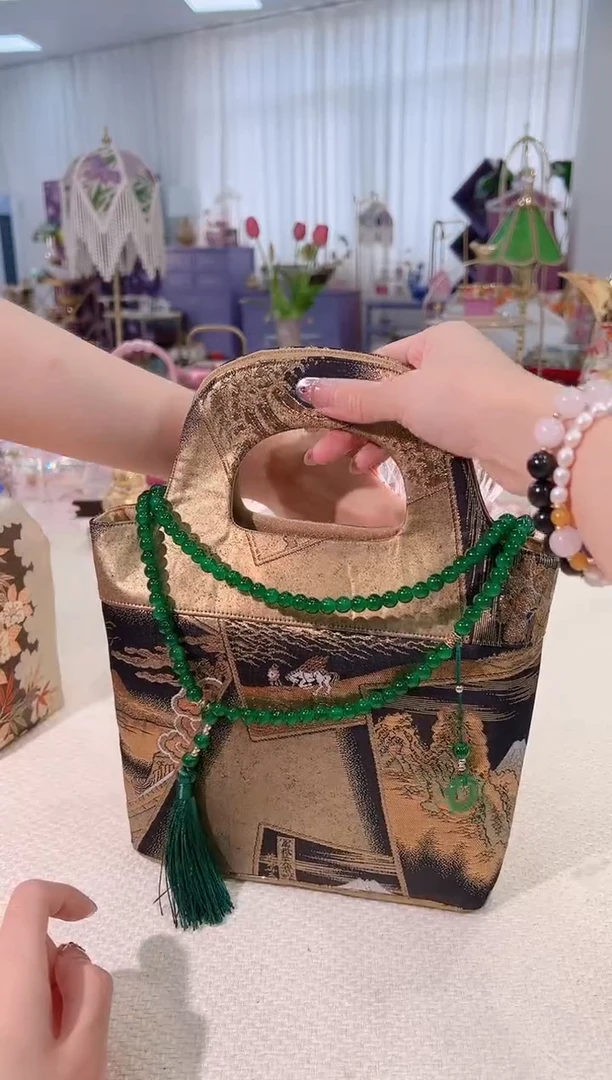 用****4非遗高端西阵织 如图所示 手提