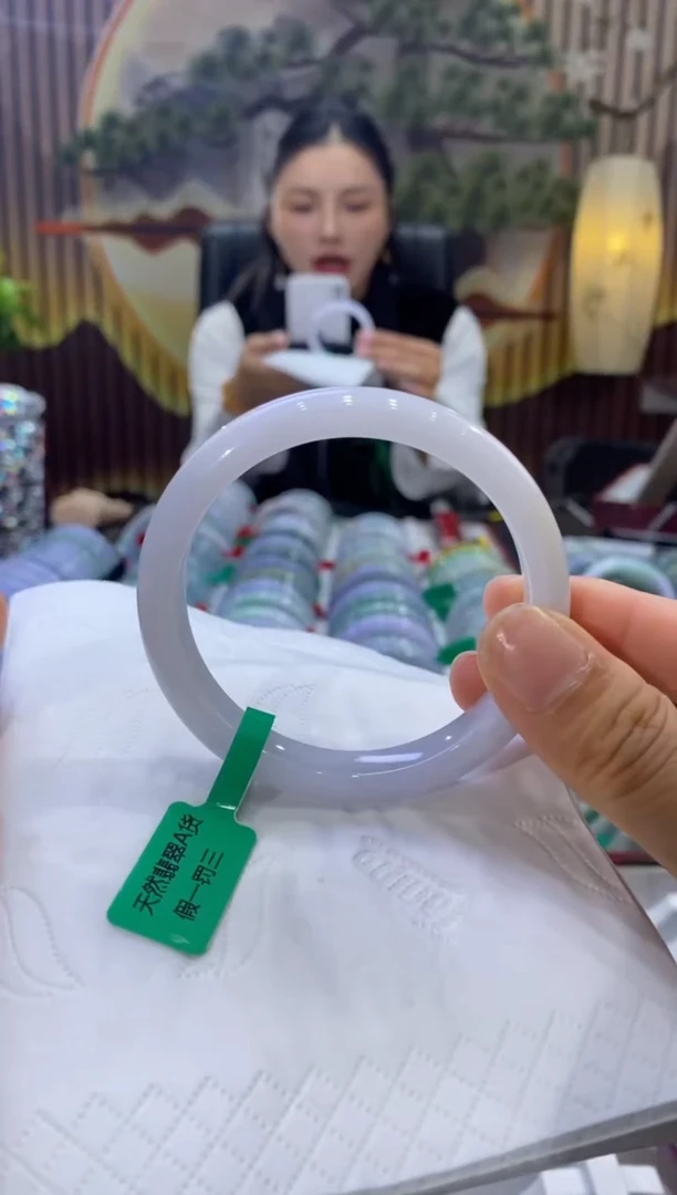 【闪购商品】翡翠手镯未镶嵌多人08647
