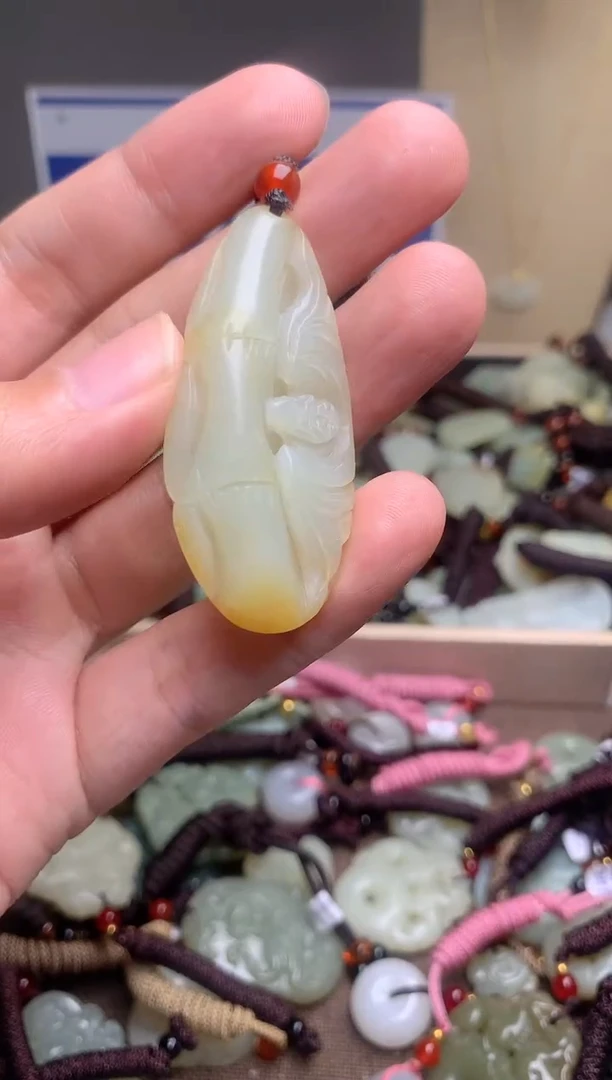 颈饰未镶嵌和田玉1