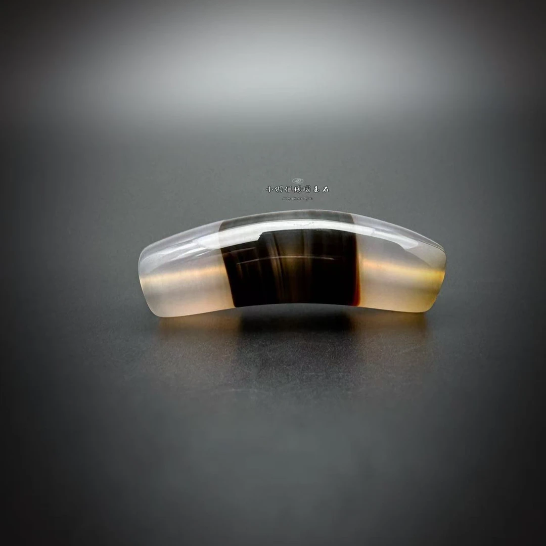 天然缠丝玛瑙牛角弯弓 尺寸 40.3*12.3