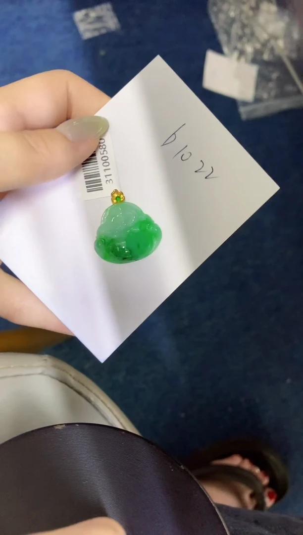 翡翠18K金镶嵌颈饰缅甸天然翡翠A货