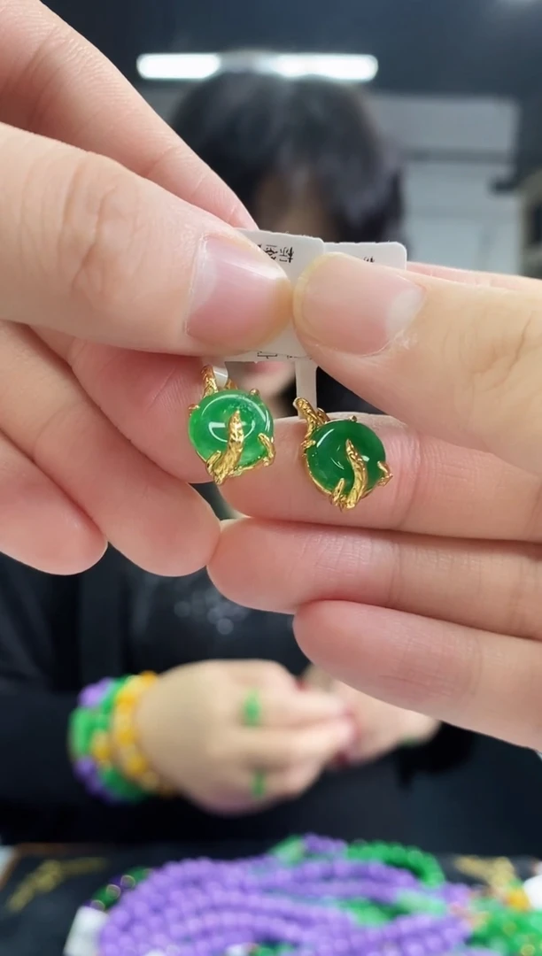 翡翠未镶嵌吊坠(不含链)多样性发其一颜色微差