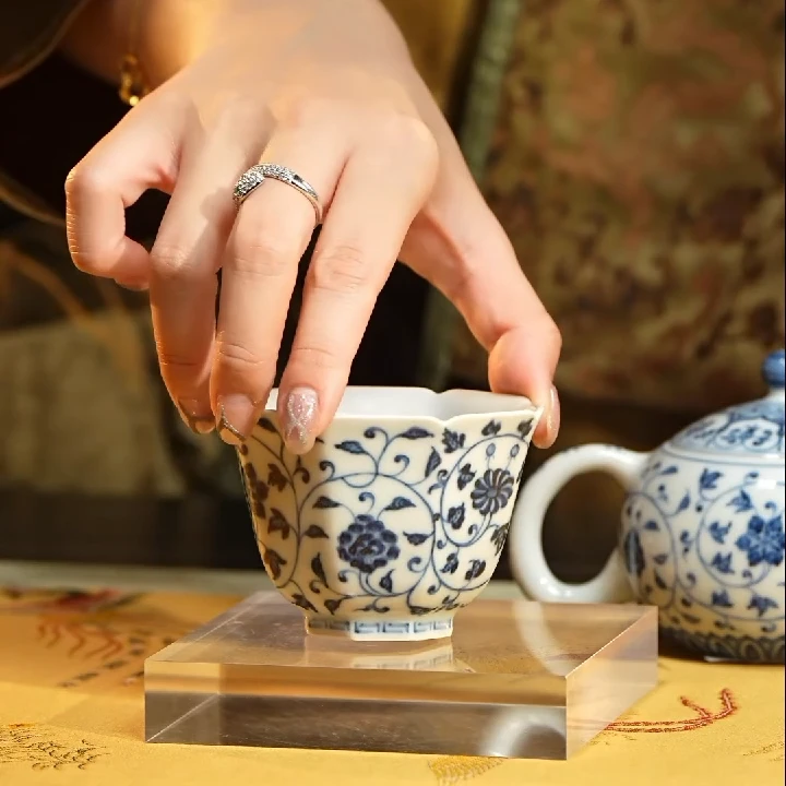 L元煦窑青花缠枝莲八方杯
