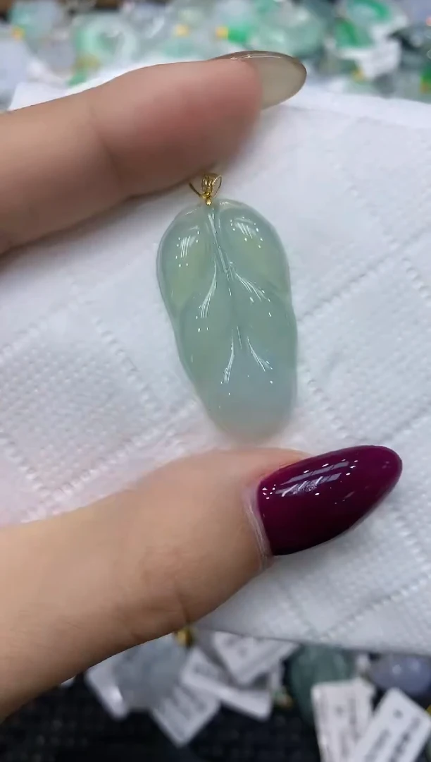 翡翠18K金镶嵌颈饰 111111111111