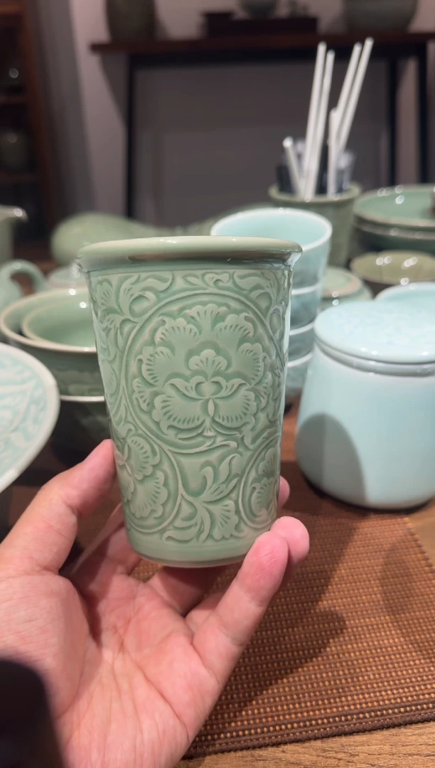 瓷微瑕白泥可乐杯1只