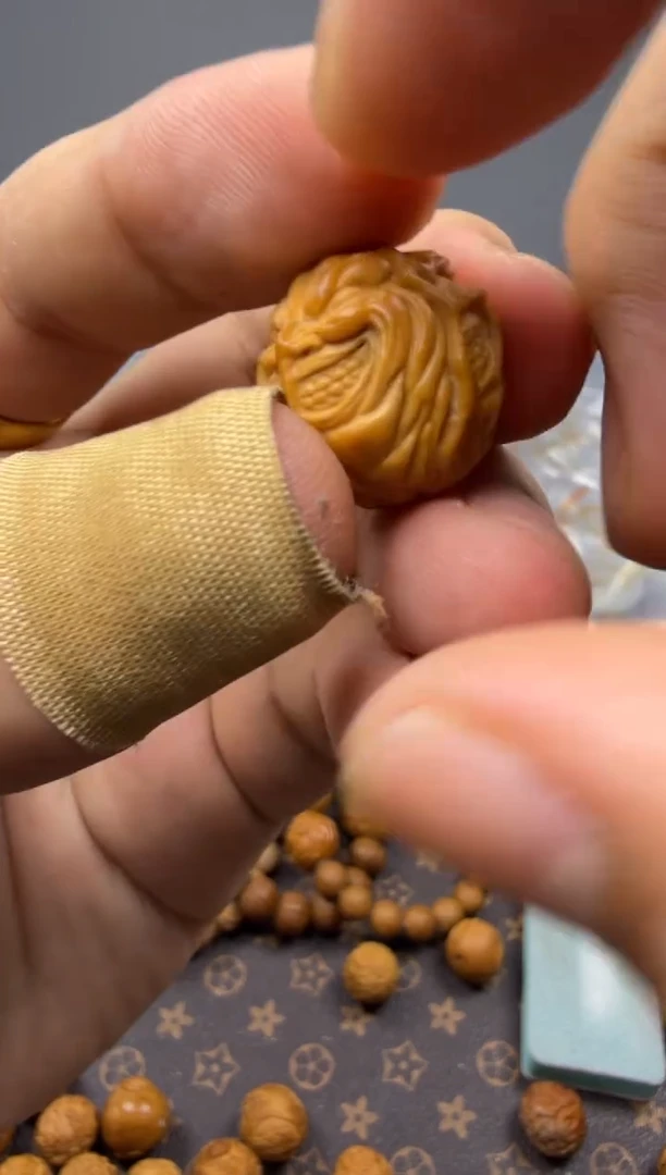 吊坠猴头核桃三面 撕裂 恶僧