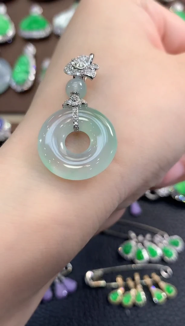 吊坠(不含链)18K金镶嵌翡翠春日珠宝 B75多样性一件发