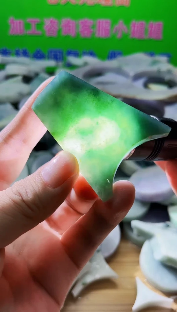 翡翠未镶嵌颈饰天然翡翠A货A047