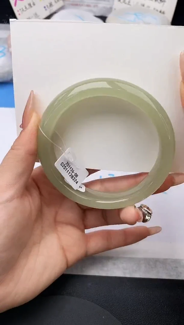 未镶嵌手镯石英质玉w11-DB64+