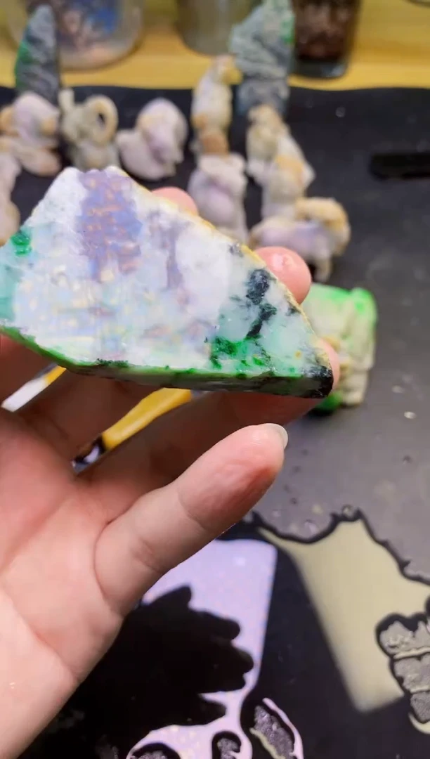 翡翠未镶嵌颈饰天然翡翠047