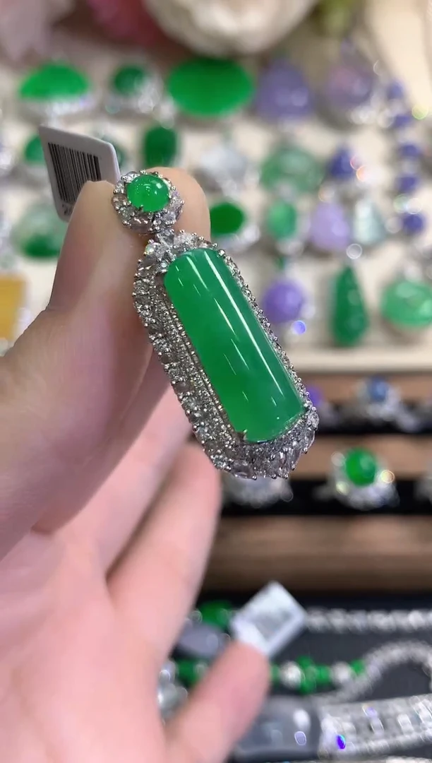 吊坠(不含链)18K金镶嵌翡翠秋日珠宝E55