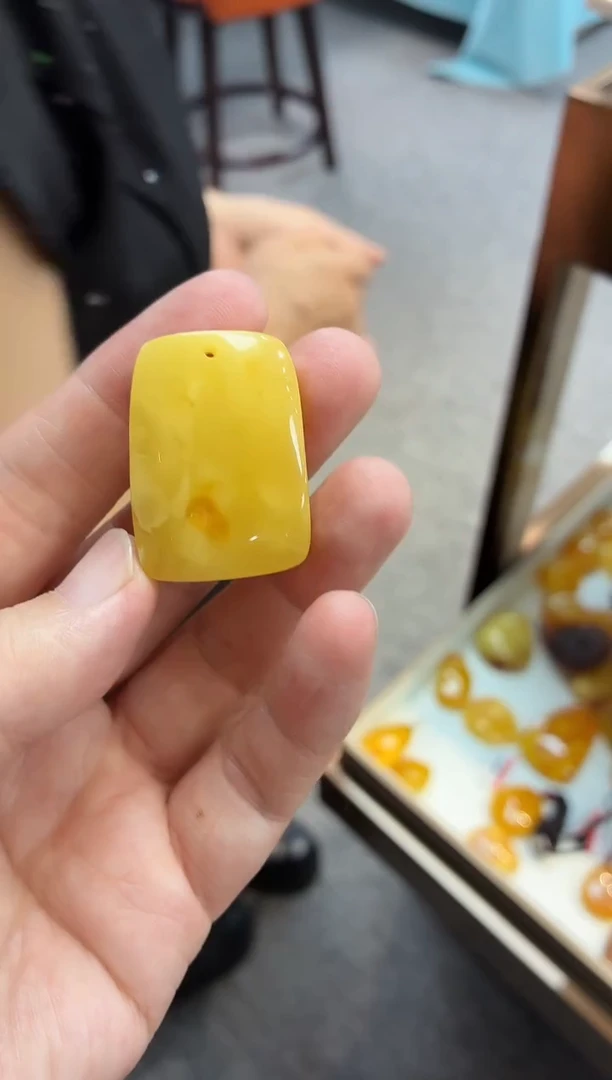 琥珀颈饰未镶嵌吊坠