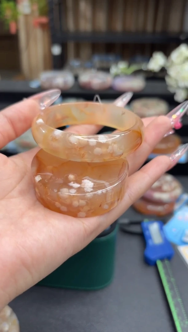 未镶嵌手镯石英质玉109(56圈赠送镯心)