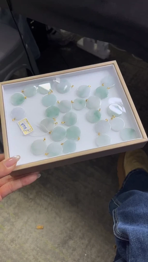 颈饰18K金镶嵌翡翠K122/多样性发一件/配绳子