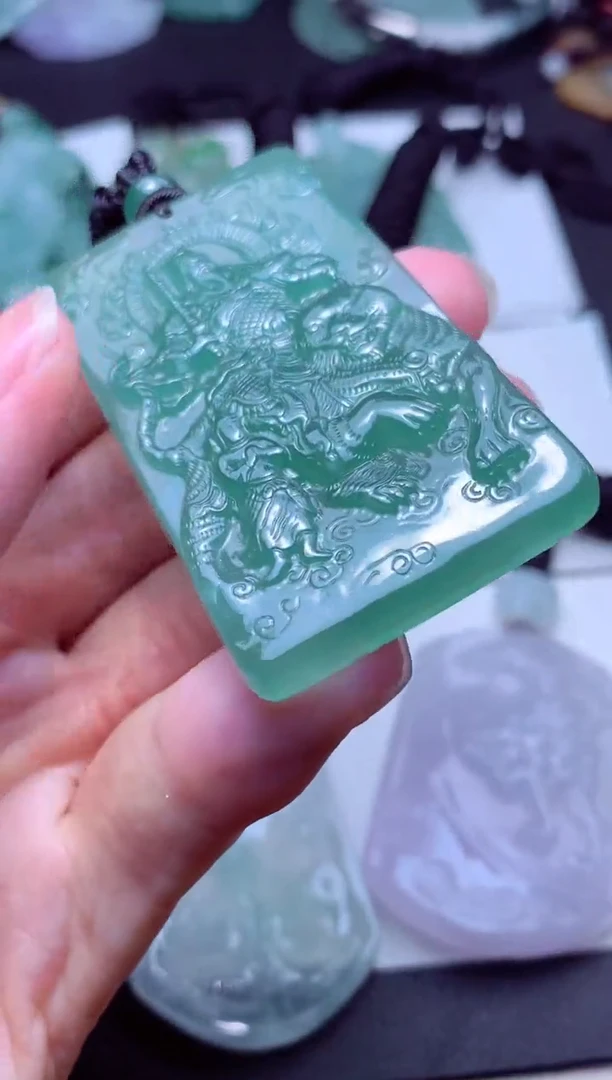 颈饰未镶嵌翡翠天然A货翡翠