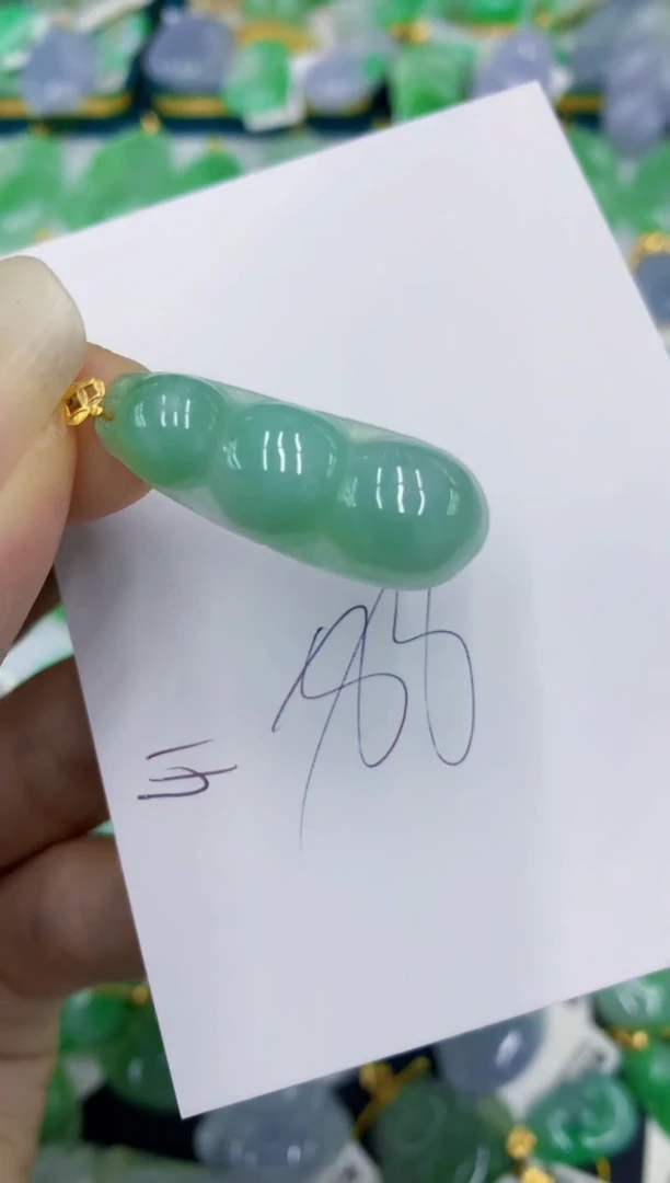 翡翠18K金镶嵌颈饰11111111111