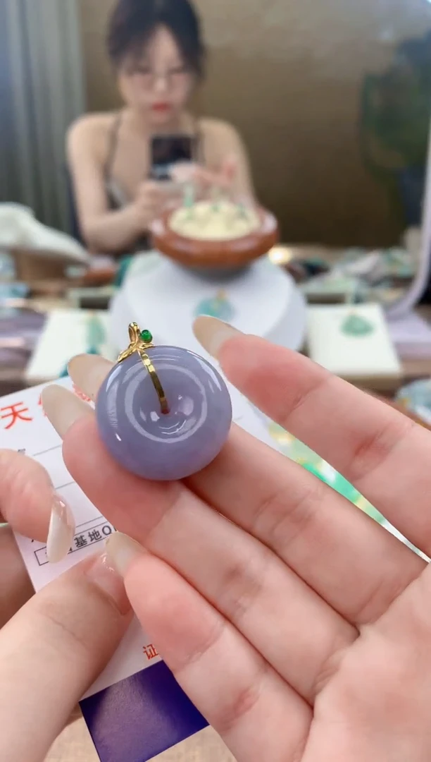 翡翠18K金镶嵌颈饰天然A货翡翠挂件