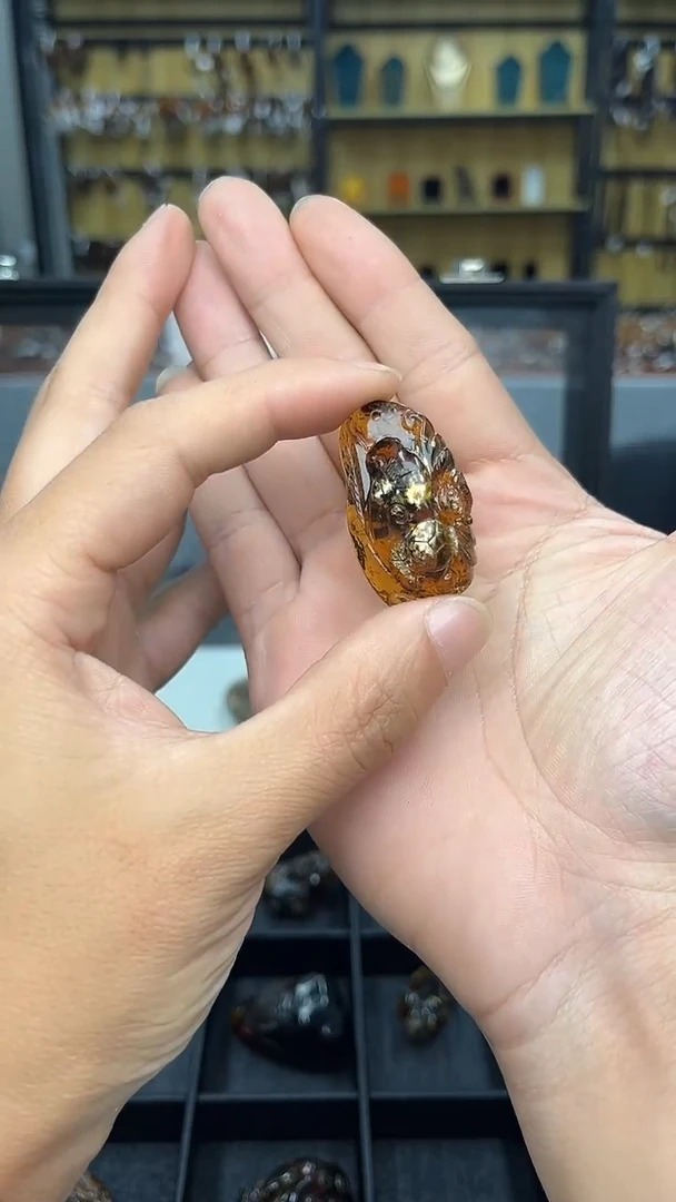 裸石琥珀未镶嵌抚顺琥珀多样性发其一