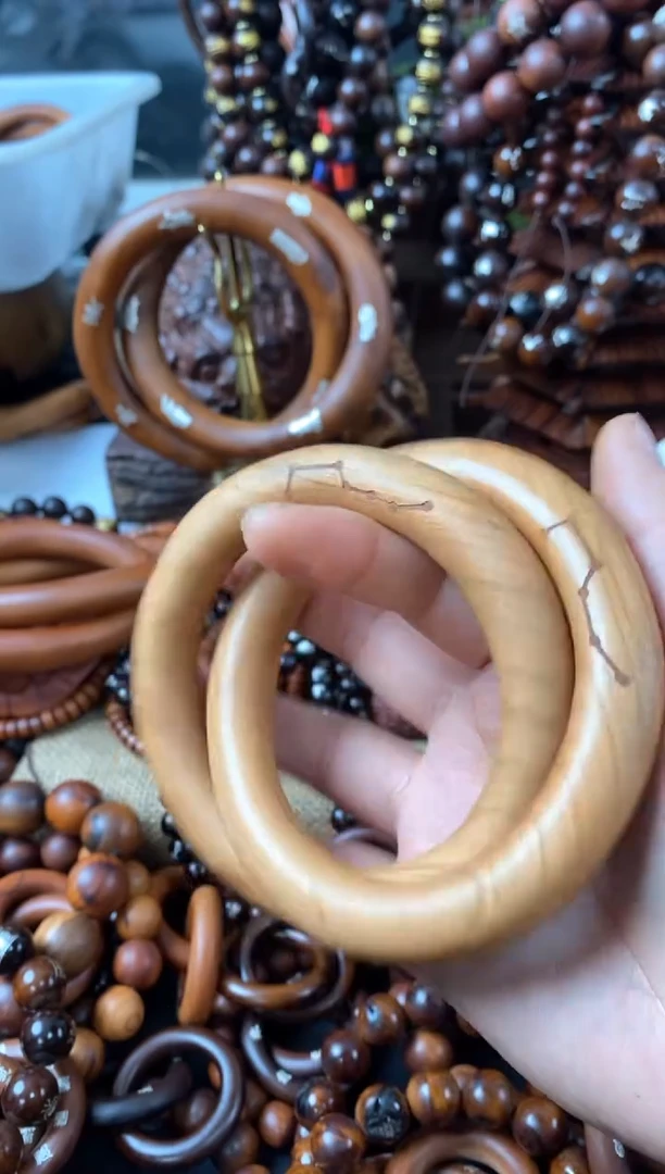 【闪购商品】木桃木70微瑕乾坤圈随机发