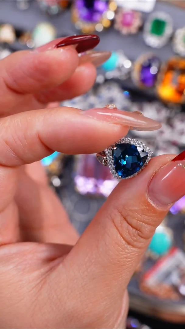 颈饰银S925镶嵌托帕石吊坠