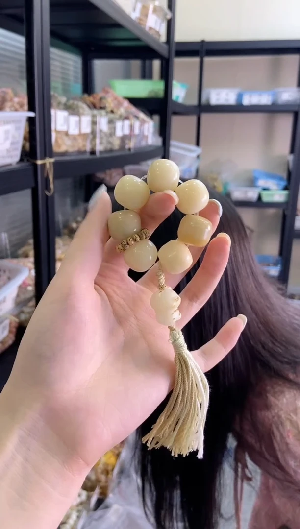 手串菩提根/象牙果白棕桶珠小熊手捻 D-011-7