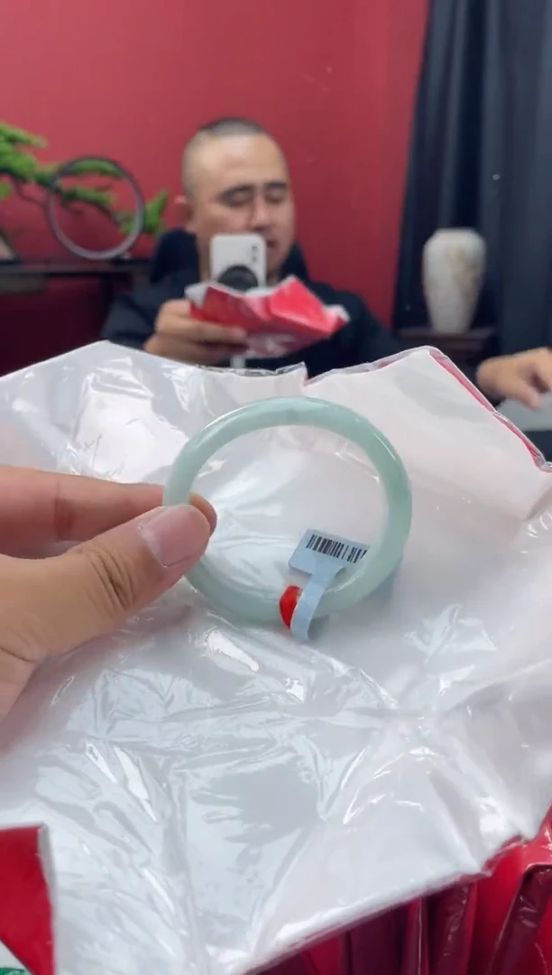 未镶嵌手镯（贵妃镯）翡翠7